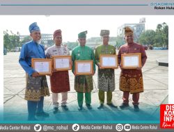 *Dalam Rangka Peringatan Hari Jadi ke-68 Provinsi Riau, Rokan Hulu Raih Kabupaten Terbaik III dengan