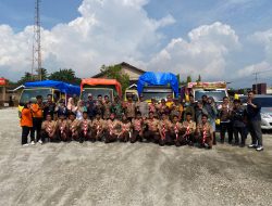 Bantuan untuk Korban Banjir: Camat Sunarji Bersama SDN 022 Tambusai Utara Salurkan Donasi*