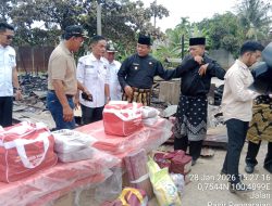 Wabup Rohul H. Syafaruddin Poti SH MM Kunjungi Korban Kebakaran di Desa Sei Kuning, Kerugian Capai Rp700 Juta