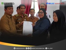 Wabup Syafaruddin Poti Hadiri Penyerahan Sertifikat Halal dan Perizinan Berusaha UMKM di Kecamatan Tandun.*