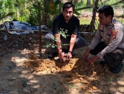 Polsek Tambusai Utara Gelar Penanaman Bibit Pohon sebagai Wujud Kepedulian Lingkungan, Dalam Rangka HUT Kapolda Riau 
